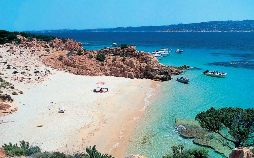 Case Vacanze La Conia Cannigione Exteriör bild